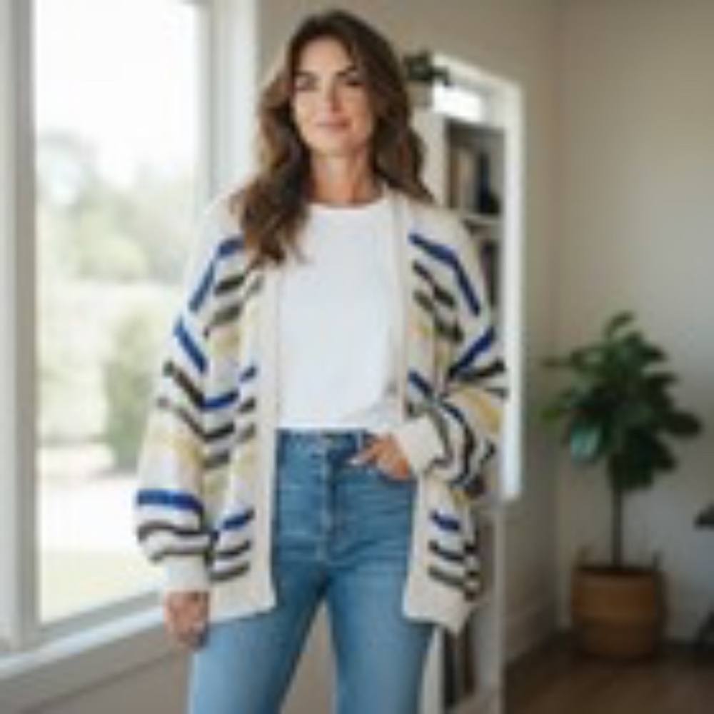 SOLD. Please DO NOT BUY.   Aerie Cardigan Sweater Woman Sz Large White Blue